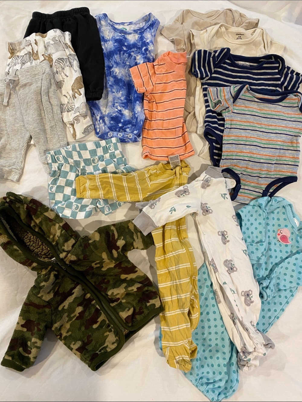 Assorted Baby Lot, 14 pieces
Size 0-3months
